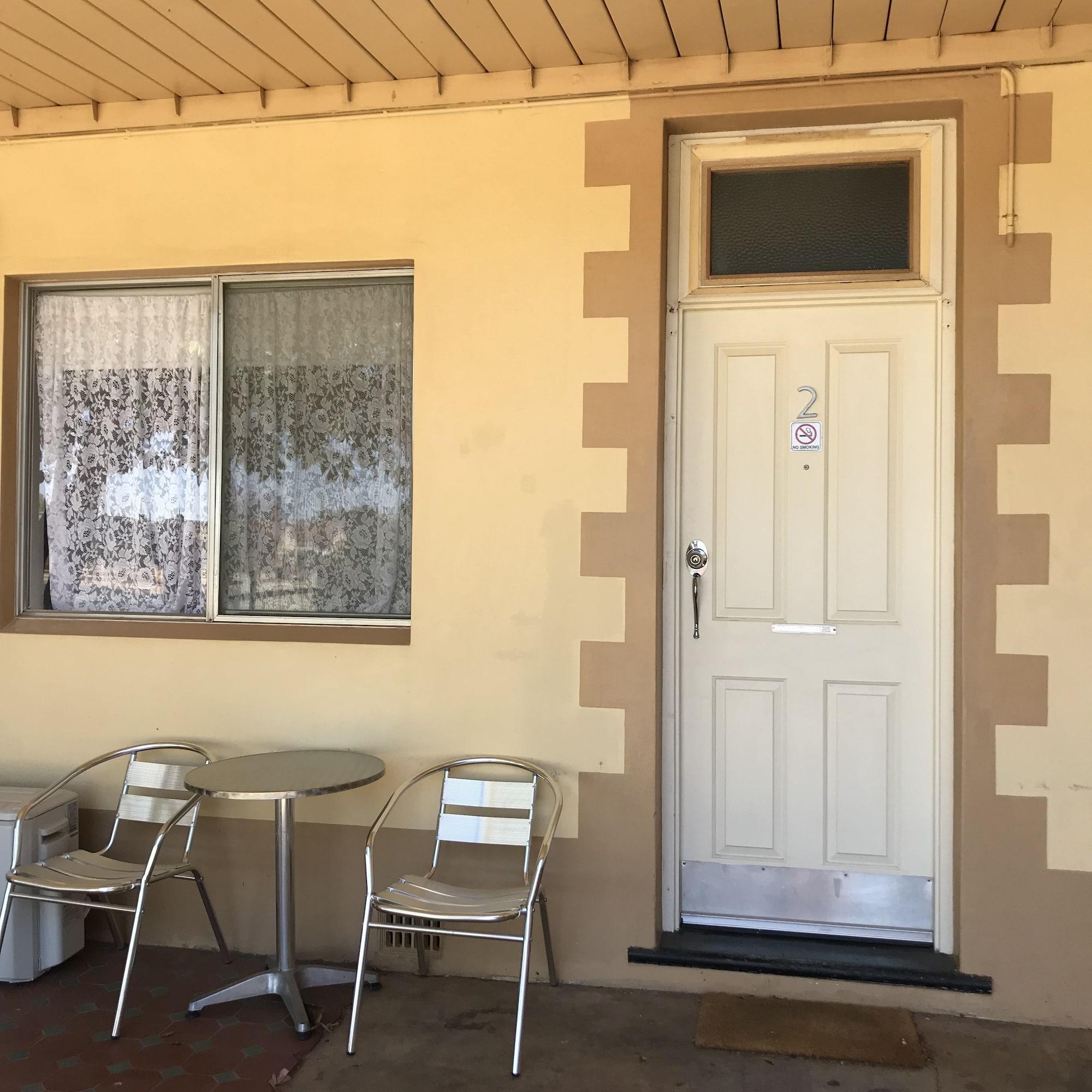 The Lodge Outback Motel Broken Hill Exterior photo