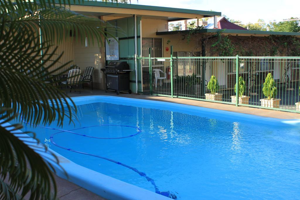 The Lodge Outback Motel Broken Hill Exterior photo