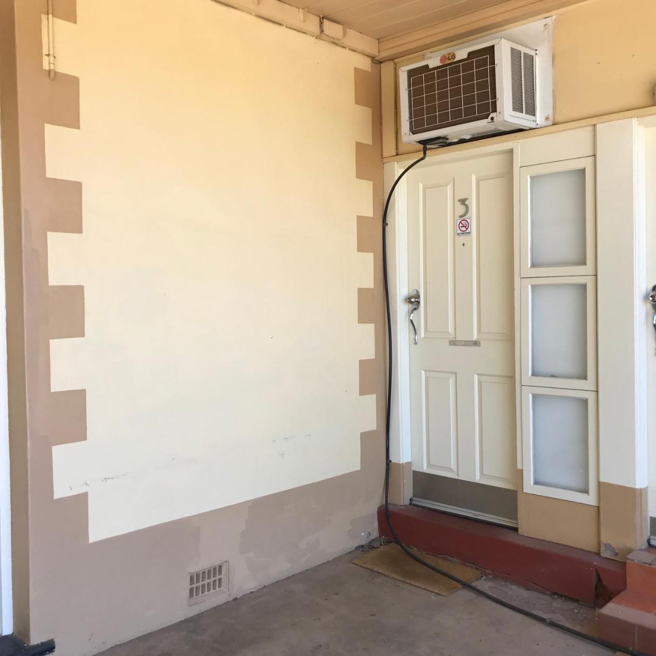 The Lodge Outback Motel Broken Hill Exterior photo